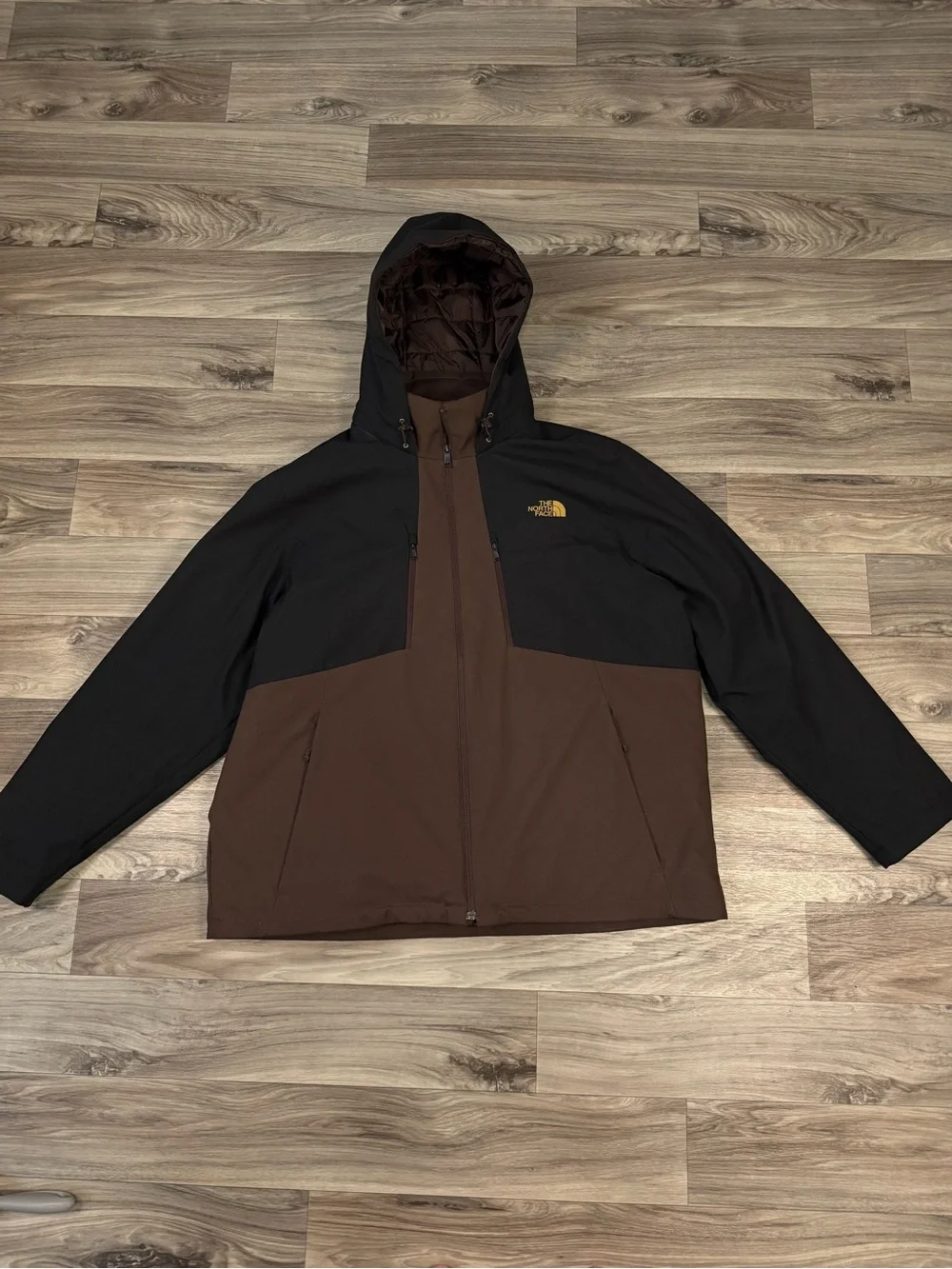 The North Face Men's Apex Elevation Jacket in Brown and Black Size XXL